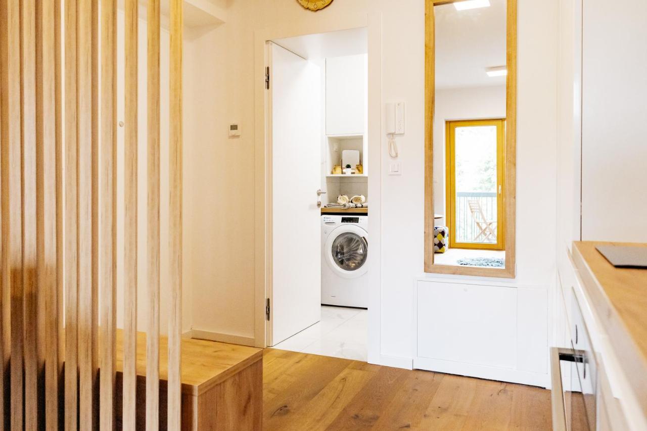 Woody - Comfy Apartment In Siska Ljubljana Bagian luar foto